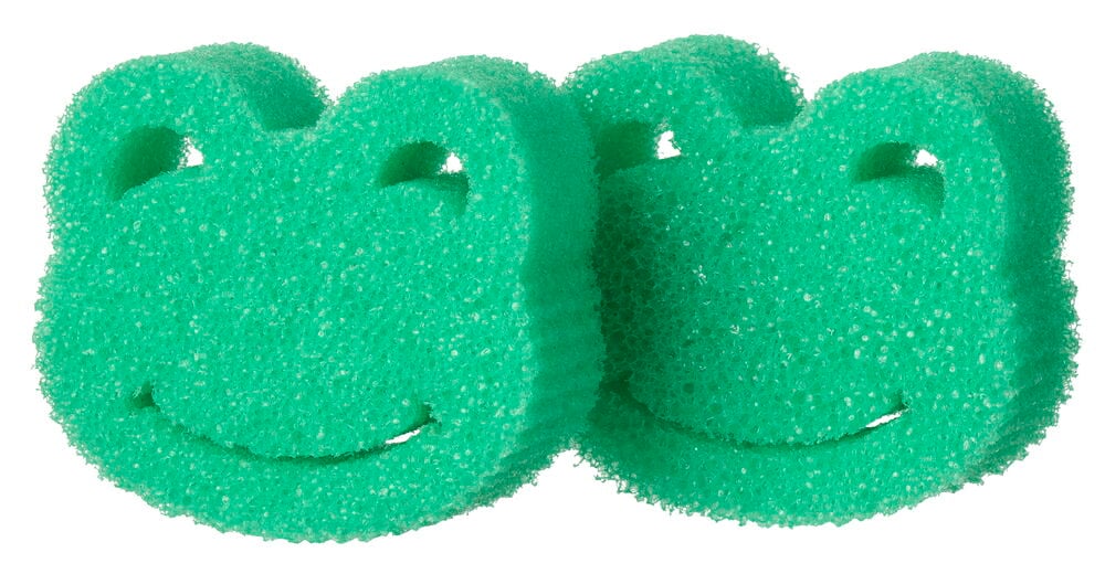 To grønne froskeformede Scrub-It skuresvamper med utskårne øyne og smil.