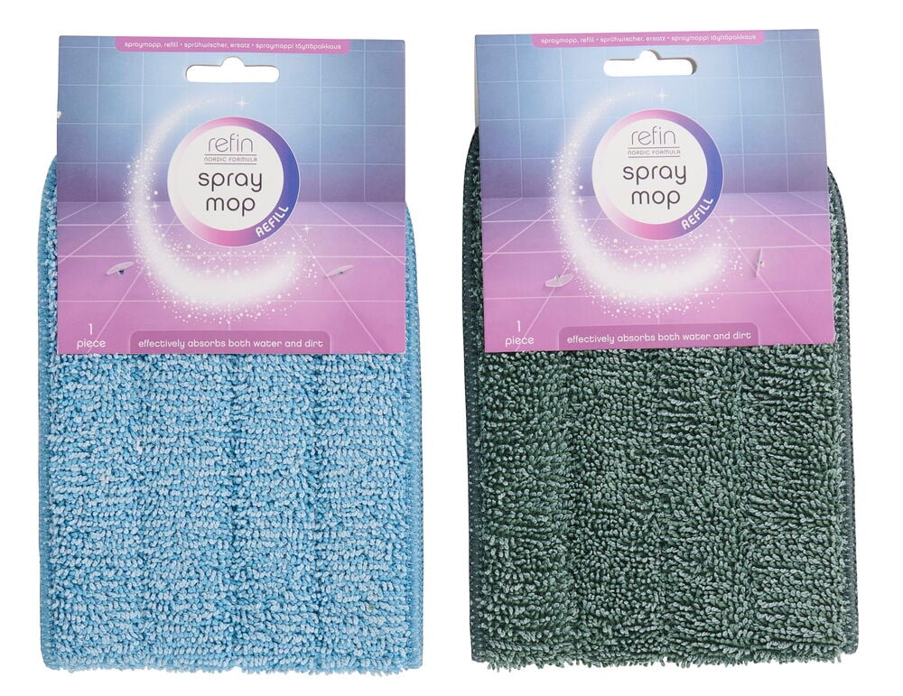 To Refin spraymopp, refill, en lyseblå og en mørkegrønn, i forpakning.