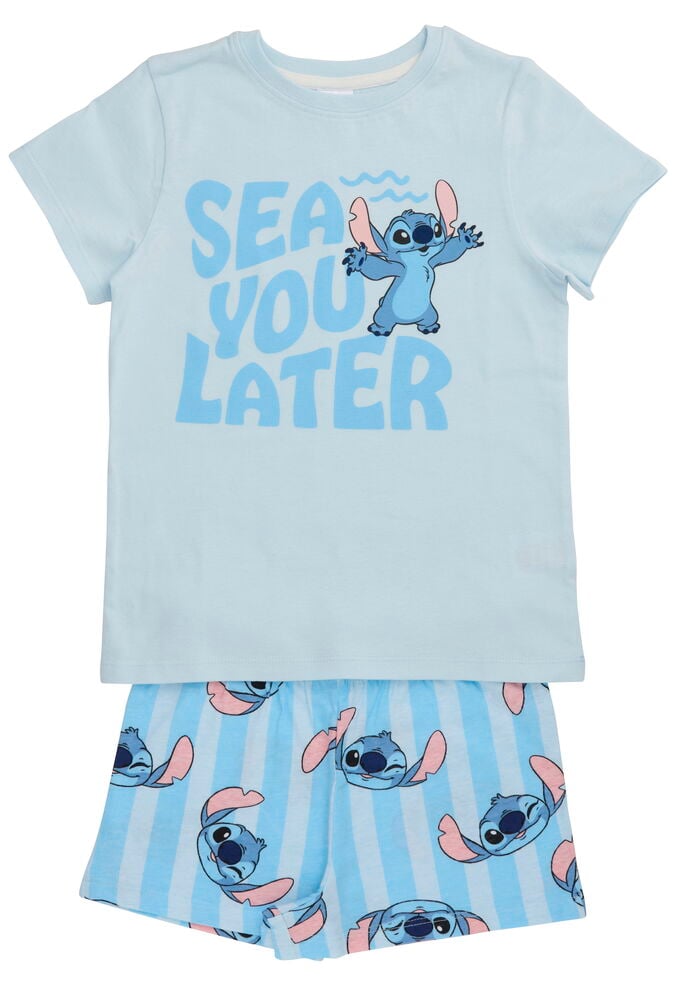 Lyseblå barn t-skjorte med Stitch 'SEA YOU LATER' trykk og matchende lyseblå stripete shorts.