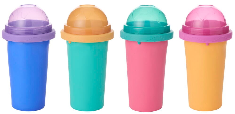 Fyra Slushy Maker Muggar 300 ml: blå/lila, turkos/orange, rosa/turkos, och orange/rosa lock.