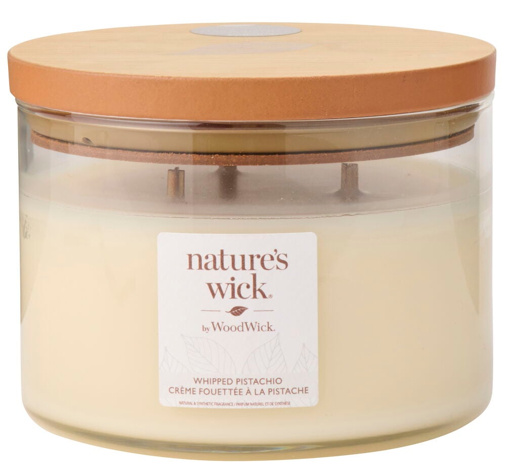 Doftljus WoodWick 433 g Whipped Pistachio, klar glasburk, ljust gult vax, trälock, två vekar.