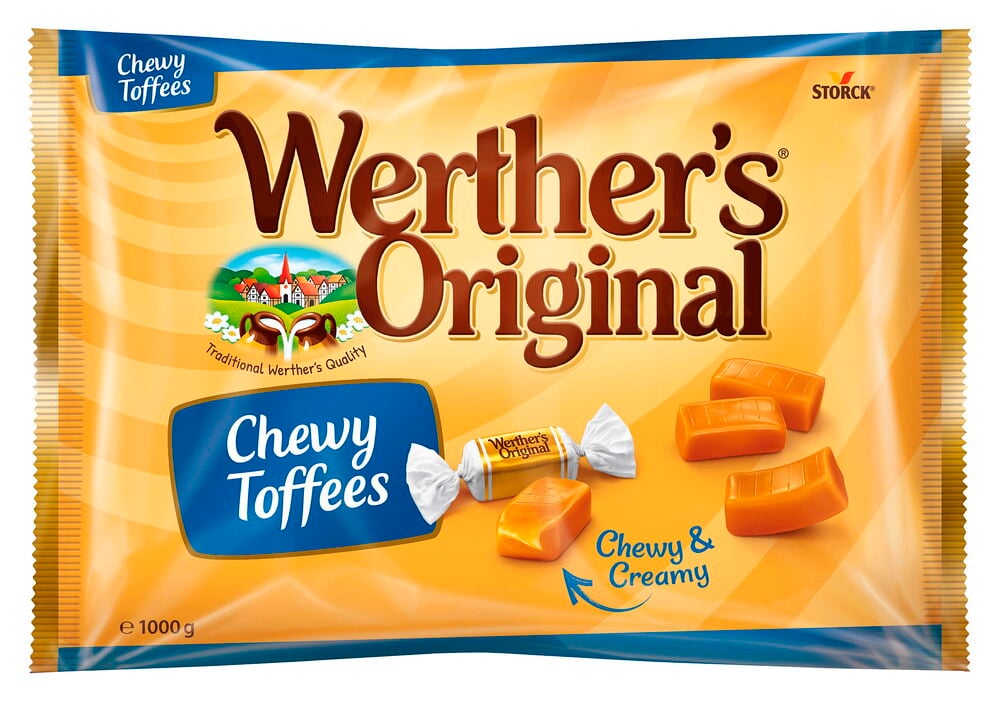 Oranssi pussi Makeiset Werther’s Original 1 kg Chewy Toffees, jossa on pakkaamattomia ja pakattuja paloja.