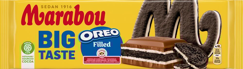 En chokladkaka med Oreo-fyllning i gul förpackning.