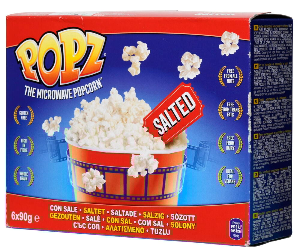 En förpackning med sex påsar saltade mikropopcorn.