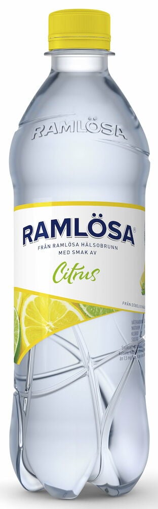 Plastflaska med kolsyrat citronvatten och citrusskiva.