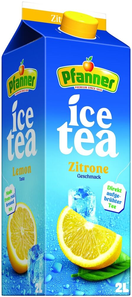 Blauer Pfanner Ice Tea Lemon 2L Getränkekarton mit gelbem Verschluss, Zitronenscheiben und Eiswürfeln.