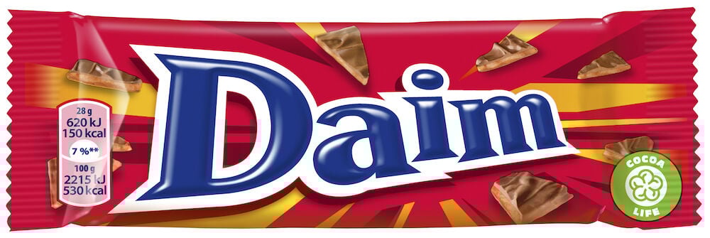 Röd förpackning med Daim chokladkaka och logotyp.