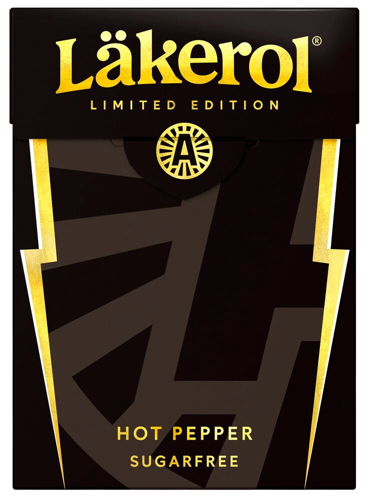 Svart Läkerol Big Pack 75g Hot Pepper halstablettpakke med gullfargede lyn og logo, sukkerfri.