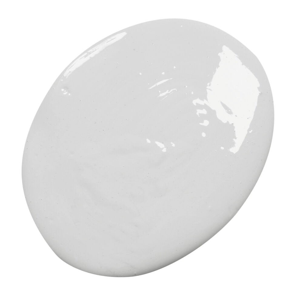 Ljusgrå målarfärgsklick med sidenmatt yta.