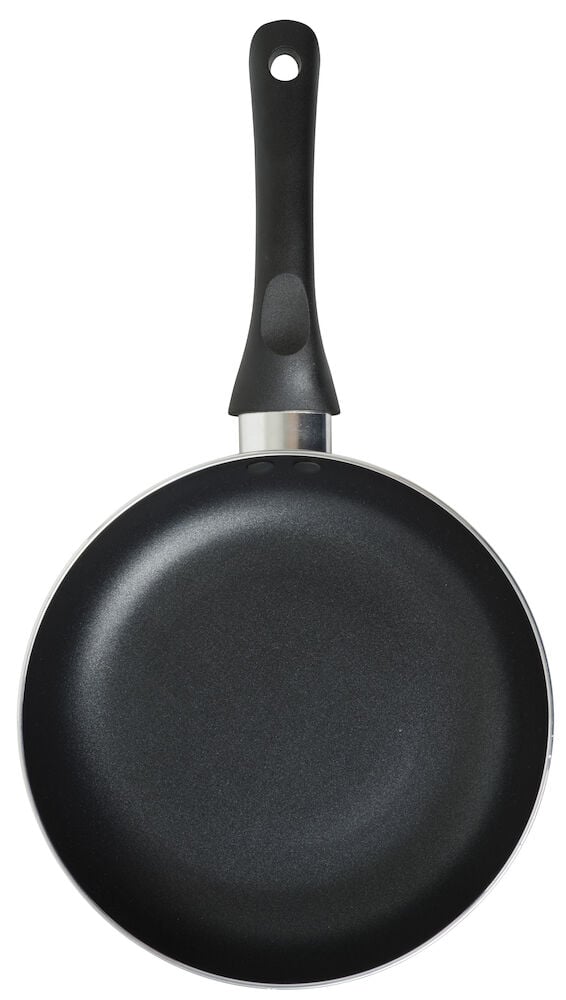 Svart stekpanna i aluminium med svart handtag.