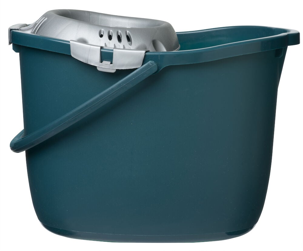 Grüner Wischeimer mit Griff und Auswringer.