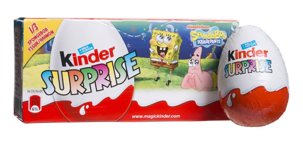 Tre Kinderägg i kartong med Svampbob motiv.