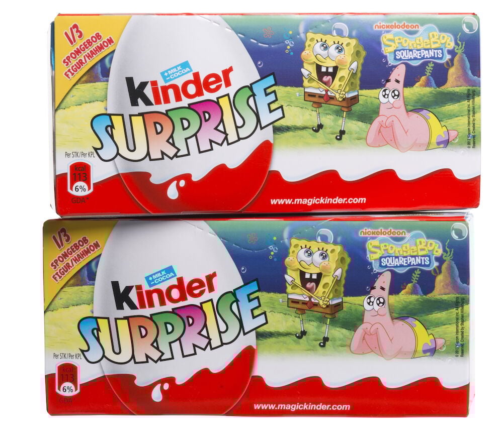 Två askar Kinderägg med Svampbob och Patrick motiv.