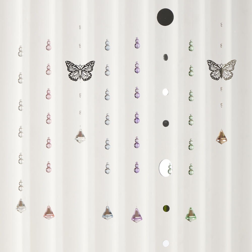 Hengende mobil med prismer i blandede farger.