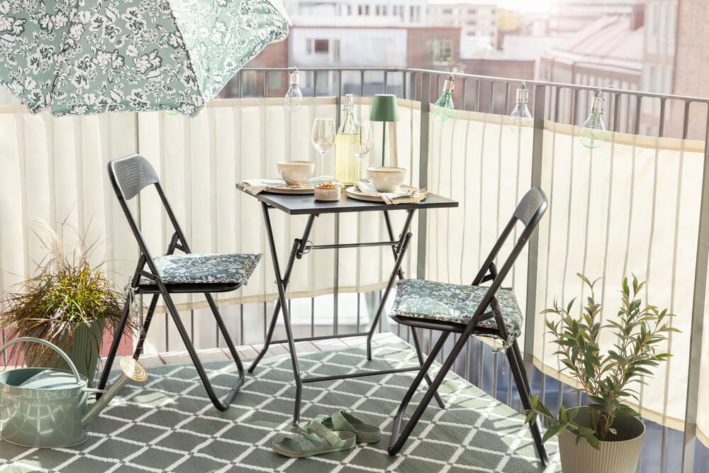 Transparent glasflaska med patentkork, 1 liter volym.