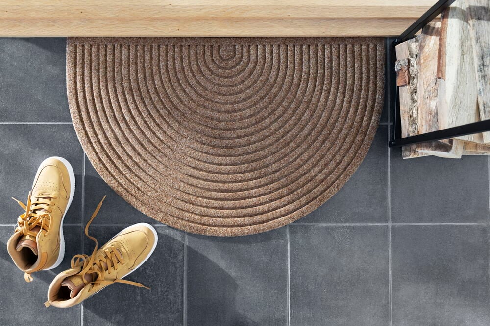 Puolipyöreä ovimatto hiekanvärinen elegantti kaarikuosi