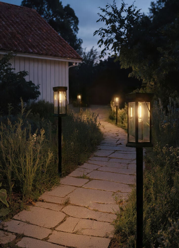 Lys med solceller, fire i én - 1