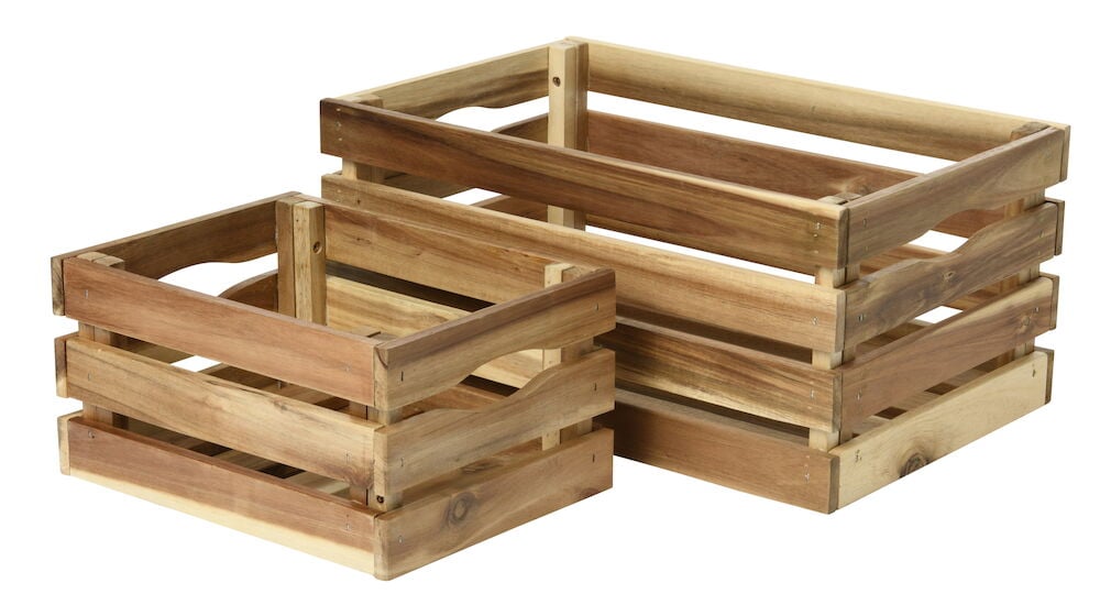 Kaksi avointa luonnonväristä akaasiapuulaatikkoa.