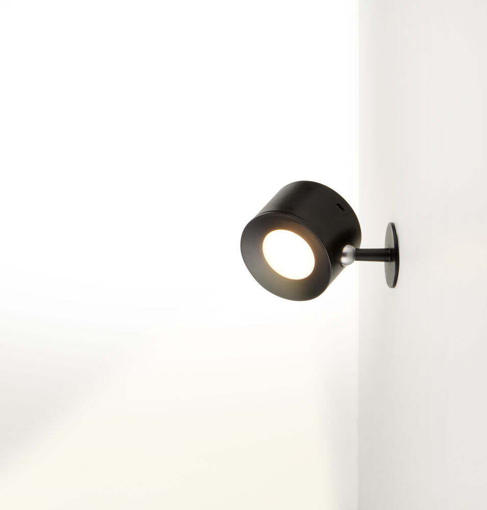 Uppladdningsbar vägglampa