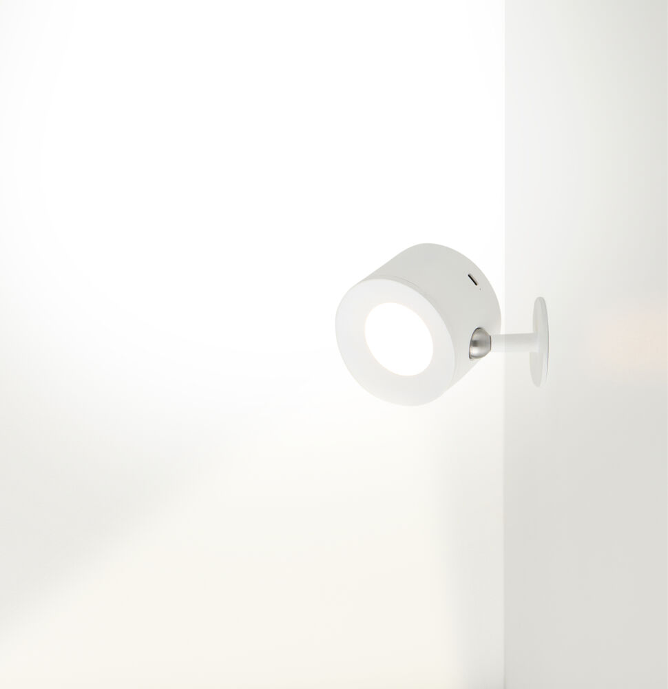 Uppladdningsbar vägglampa